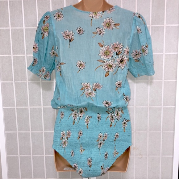Intimately by FREE PEOPLE Floral Print Babyblue Short Sleeve Bodysuit Blouse S - Picture 8 of 12